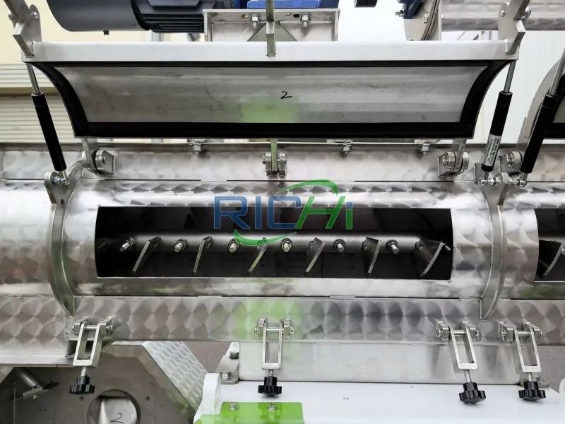 Conditioner of the goat feed pellet making machine