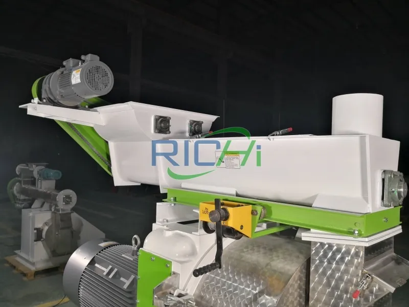 Feeder system of  biomass pellets making machine