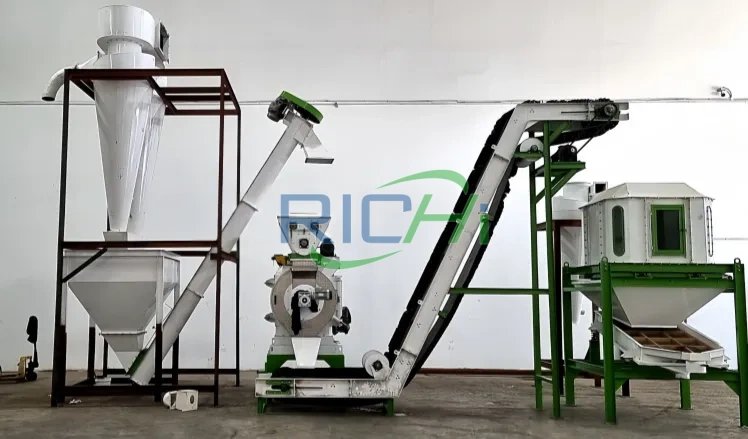 1-1.5 T/H Small Straw Pellet Mill for Sale in Italy