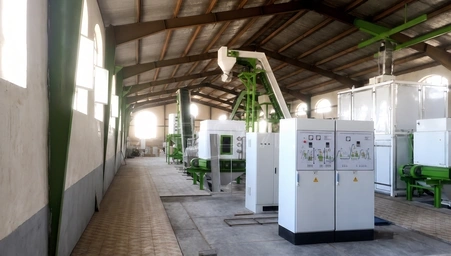 1.5–2 T/H feed oil spraying machine for Sale in Iran